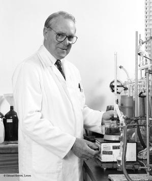 Special feature on Sir John Cornforth